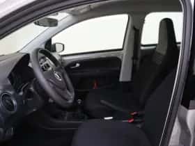 Volkswagen Up! (2023) thumbnail 10