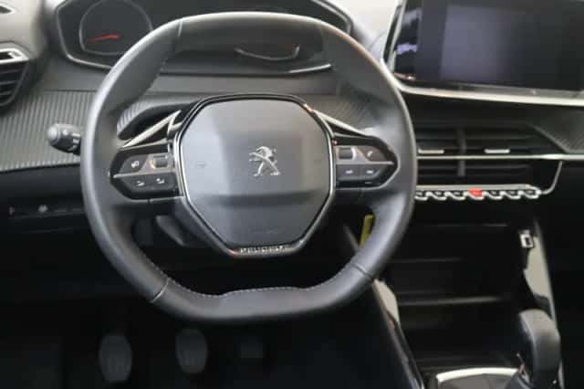Peugeot 208 (2023) thumbnail 6
