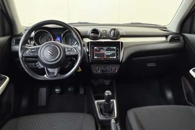 Suzuki Swift (2021) thumbnail 5