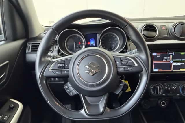 Suzuki Swift (2021) thumbnail 6