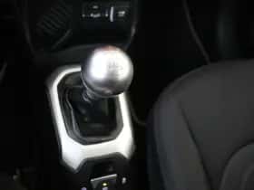 Jeep Renegade (2015) thumbnail 19