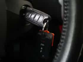 Jeep Renegade (2015) thumbnail 23