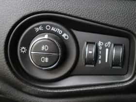 Jeep Renegade (2015) thumbnail 26