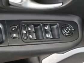 Jeep Renegade (2015) thumbnail 27
