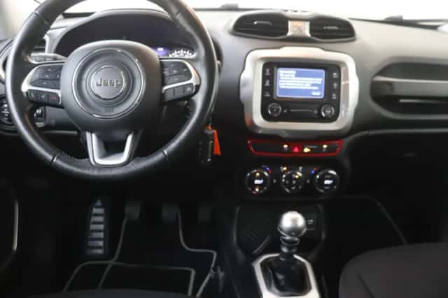 Jeep Renegade (2015) thumbnail 5