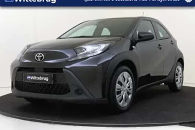 Toyota Aygo (2023) thumbnail 1