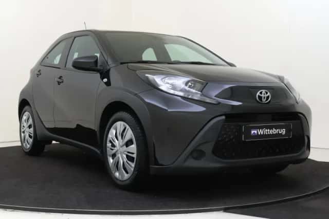 Toyota Aygo (2023) thumbnail 3