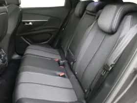 Peugeot 3008 (2018) thumbnail 12