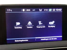 Peugeot 3008 (2018) thumbnail 19