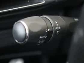 Peugeot 3008 (2018) thumbnail 29