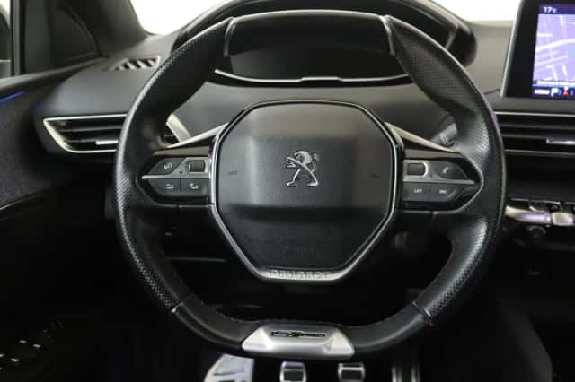 Peugeot 3008 (2018) thumbnail 6
