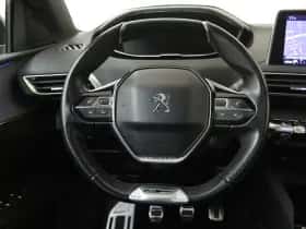 Peugeot 3008 (2018) thumbnail 6