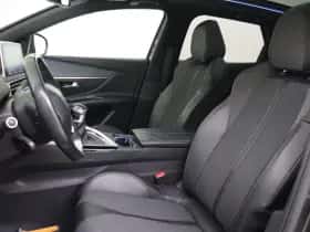 Peugeot 3008 (2018) thumbnail 9