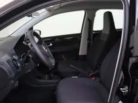Volkswagen Up! (2023) thumbnail 10