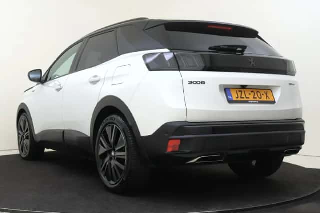 Peugeot 3008 (2022) thumbnail 4