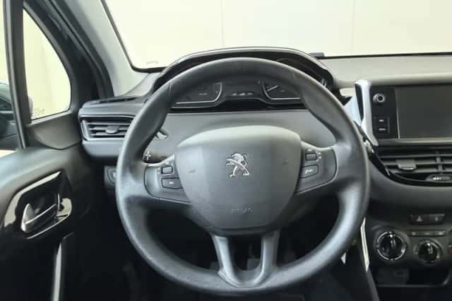 Peugeot 208 (2016) thumbnail 6