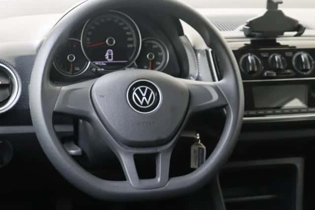 Volkswagen Up! (2023) thumbnail 6