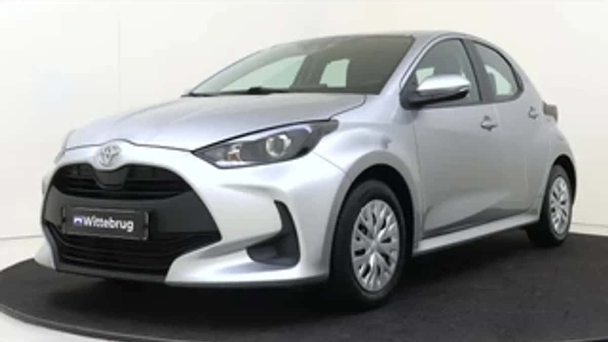 Toyota Yaris (2023) — foto 1