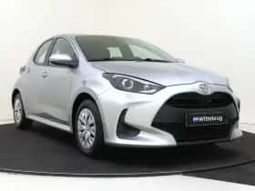 Toyota Yaris (2023) thumbnail 3
