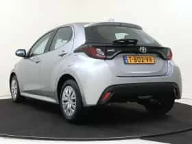 Toyota Yaris (2023) thumbnail 4