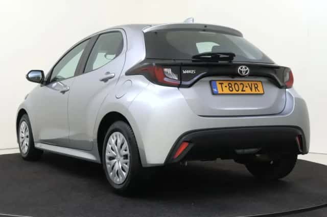 Toyota Yaris (2023) thumbnail 4