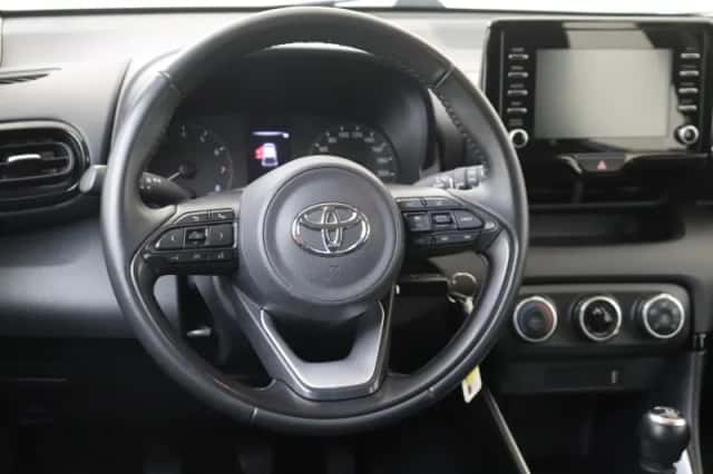 Toyota Yaris (2023) thumbnail 6