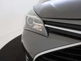 Toyota Yaris (2016) thumbnail 13