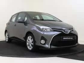 Toyota Yaris (2016) thumbnail 3