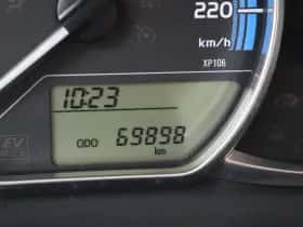 Toyota Yaris (2016) thumbnail 9