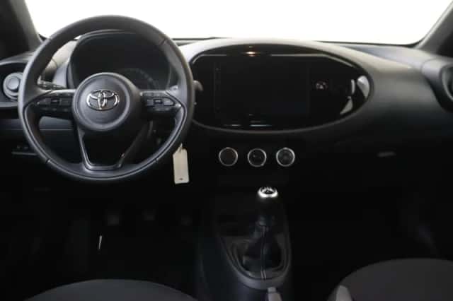 Toyota Aygo (2024) thumbnail 5