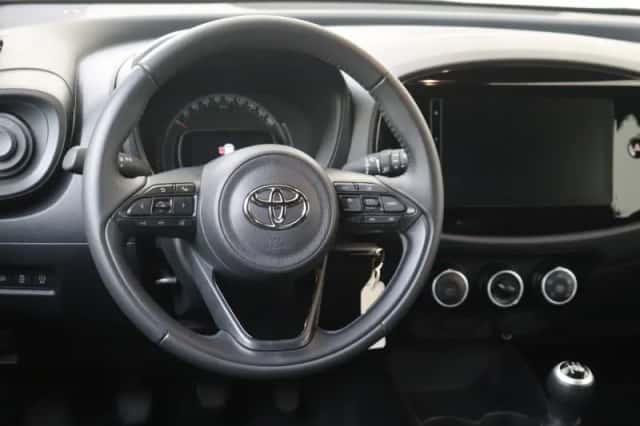 Toyota Aygo (2024) thumbnail 6