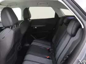 Peugeot 3008 (2018) thumbnail 12
