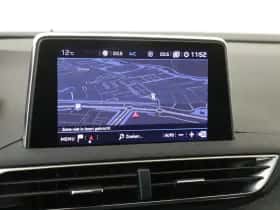 Peugeot 3008 (2018) thumbnail 15