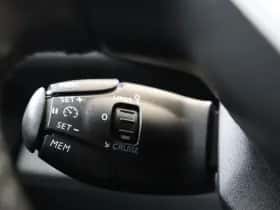 Peugeot 3008 (2018) thumbnail 24