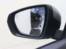 Peugeot 3008 (2018) thumbnail 29