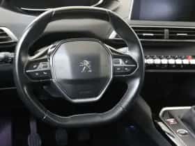Peugeot 3008 (2018) thumbnail 6