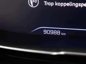 Peugeot 3008 (2018) thumbnail 9
