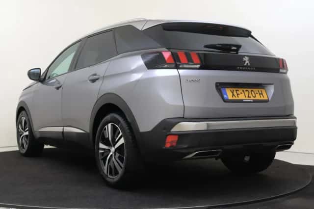 Peugeot 3008 (2018) thumbnail 4