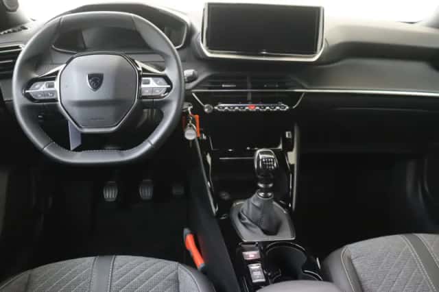 Peugeot 2008 (2024) thumbnail 5