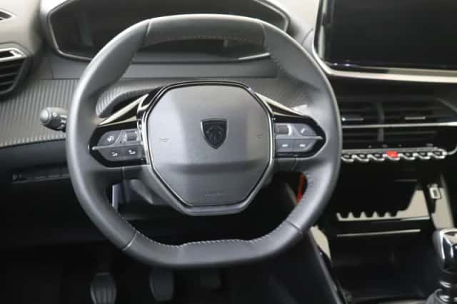 Peugeot 2008 (2024) thumbnail 6