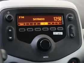 Peugeot 108 (2016) thumbnail 14