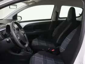 Peugeot 108 (2016) thumbnail 10