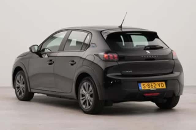Peugeot e-208 (2023) thumbnail 4