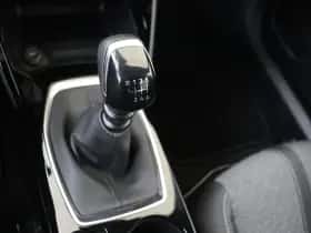 Peugeot 2008 (2024) thumbnail 21