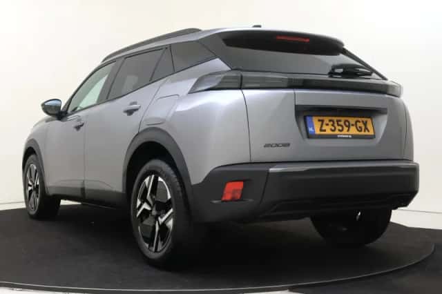 Peugeot 2008 (2024) thumbnail 4