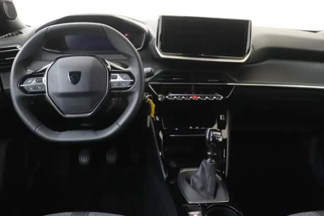 Peugeot 2008 (2024) thumbnail 5