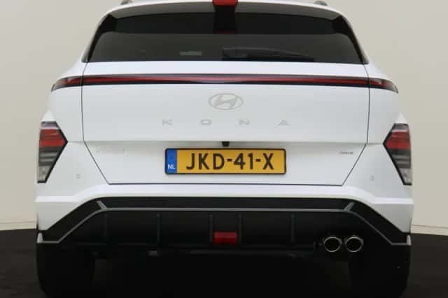 Hyundai Kona (2023) thumbnail 4