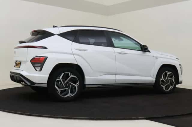 Hyundai Kona (2023) thumbnail 5
