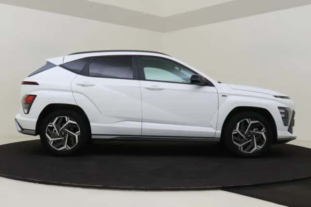 Hyundai Kona (2023) thumbnail 6