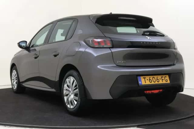 Peugeot 208 (2023) thumbnail 4